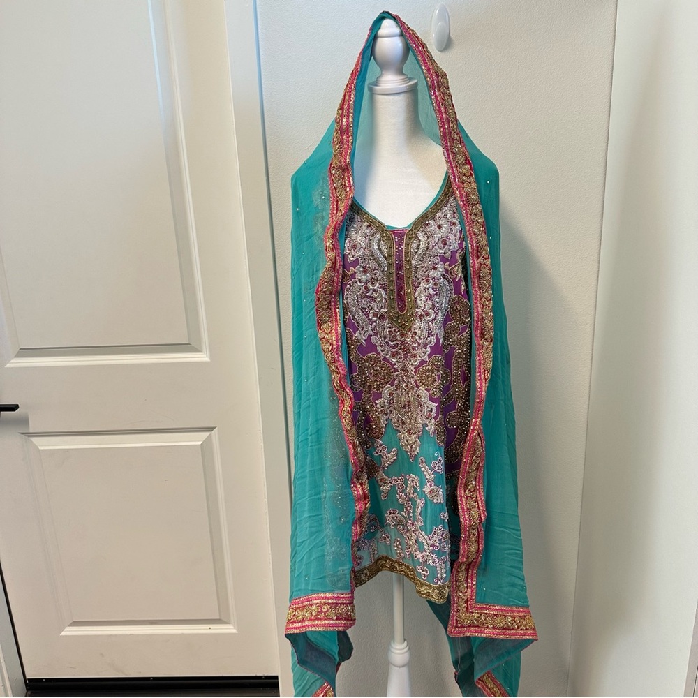 Turquoise and pink 3 piece salwar kameez - Picture 1 of 11